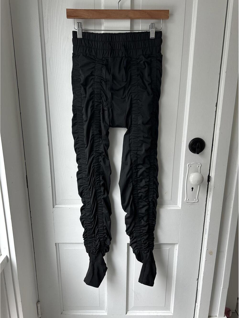 Agogie Wearable Resistance Black Ruched Leggings Size large